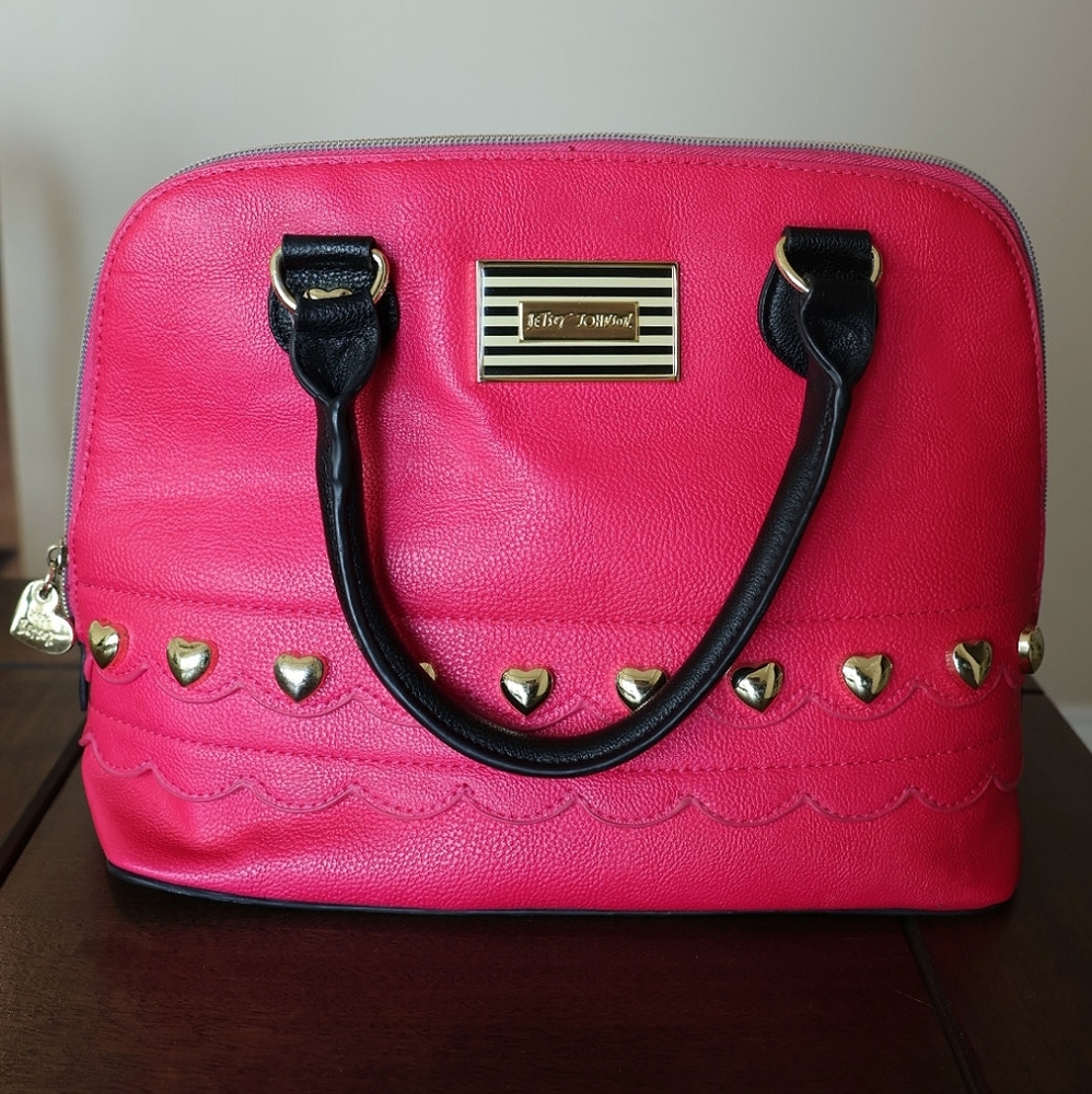 Betsey Johnson hot pink scallop heart purse